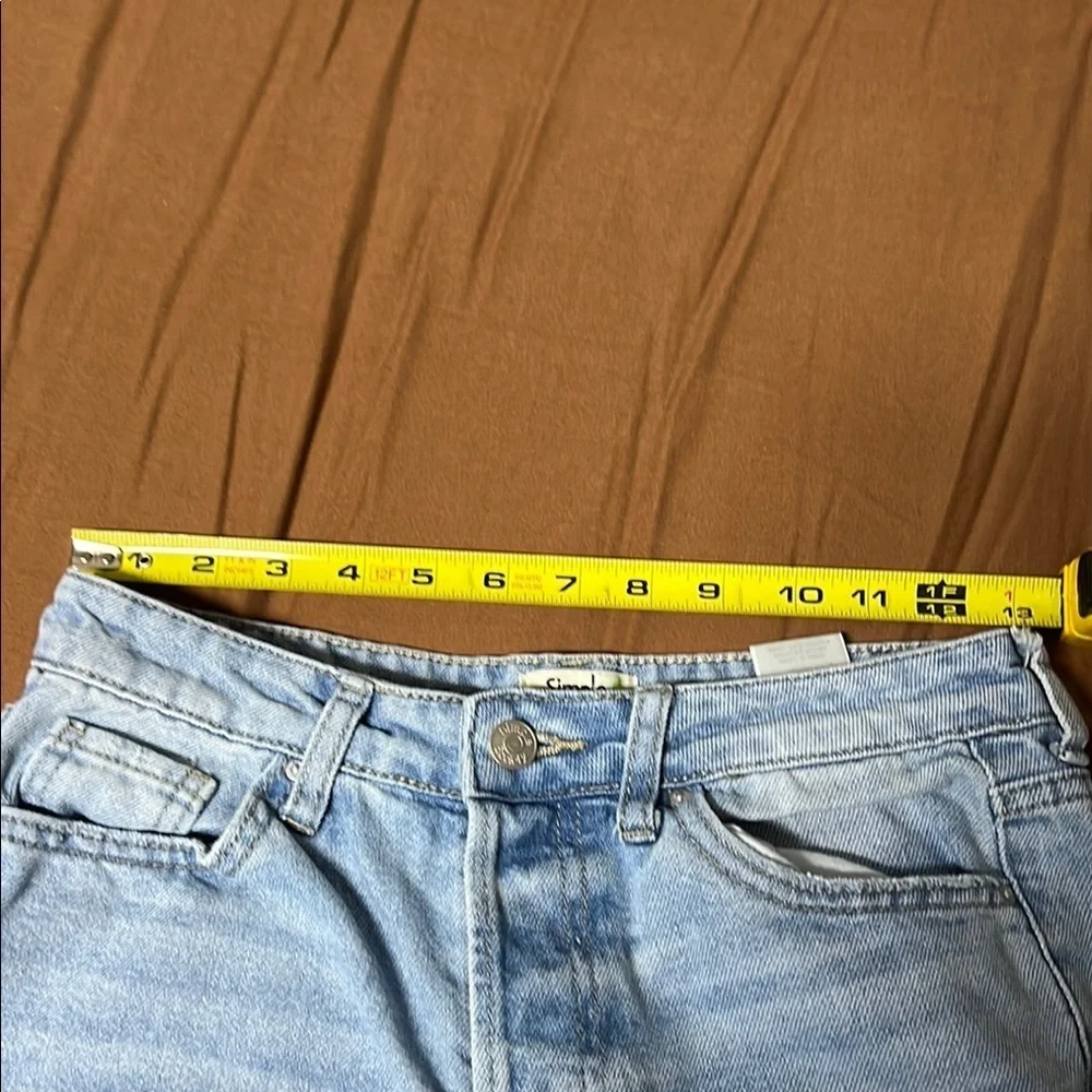 Simple society Relaxed women, Light Blue Distressed Jeans